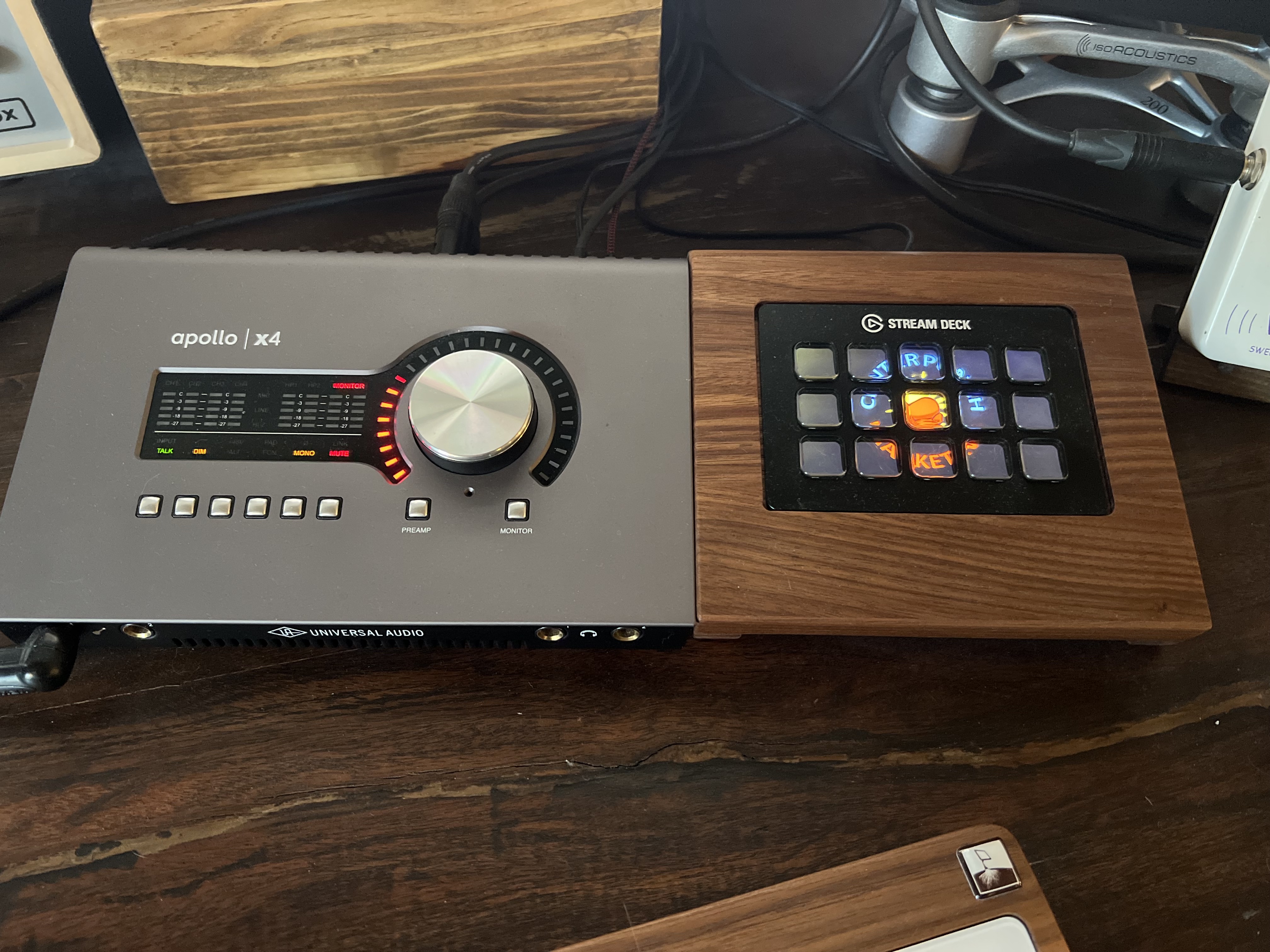 APOLLO X4 + STREAM DECK